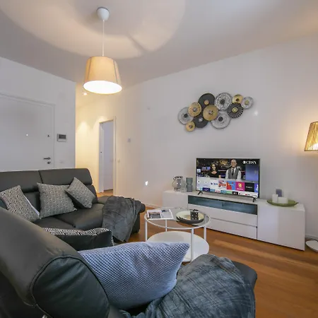 Star Of - Happy Apartman